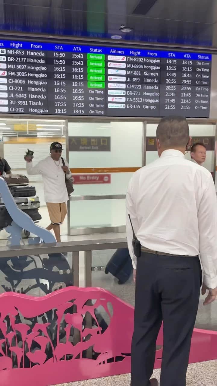 アレン・アイバーソンのインスタグラム：「Back in Taipei after 18 years!!!」