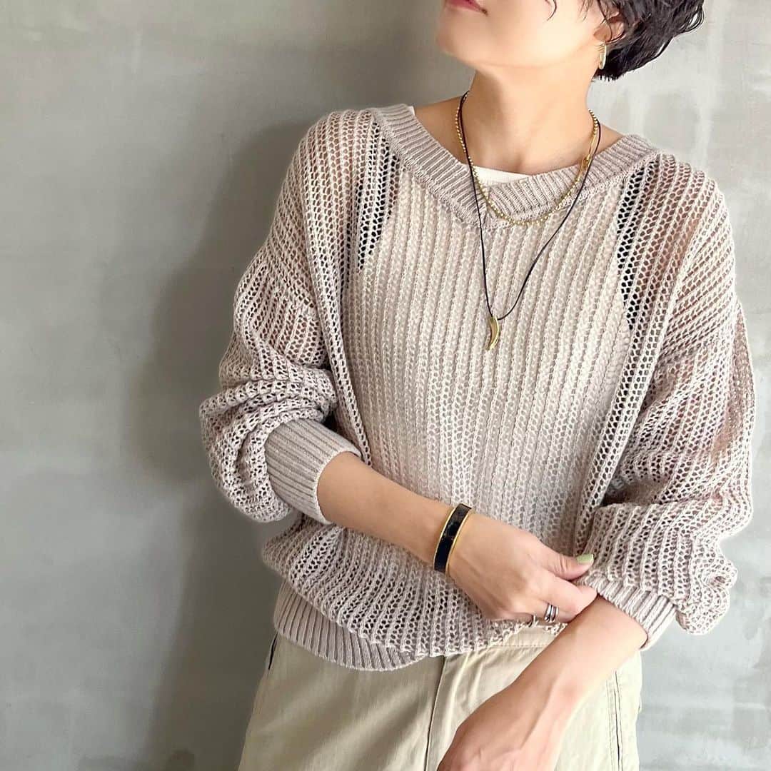 エリオポールさんのインスタグラム写真 - (エリオポールInstagram)「2023 Summer Collection  Knit  19.800yen / HÉLIOPÔLE   Ref: 13003043041HN Color: Beige. Pink. Gray Siz: 38  店舗にてお電話による通販対応も承っております。  HELIOPOLE代官山店  03 3770 6438  HELIOPOLE 札幌店  011 209 5455  HELIOPOLE 広島店  082 542 7033   @heliopole_official #HELIOPOLE  #エリオポール」5月12日 10時11分 - heliopole_official