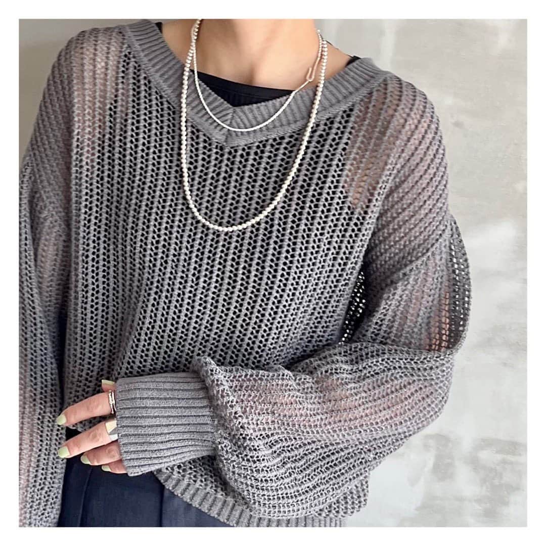 エリオポールさんのインスタグラム写真 - (エリオポールInstagram)「2023 Summer Collection  Knit  19.800yen / HÉLIOPÔLE   Ref: 13003043041HN Color: Beige. Pink. Gray Siz: 38  店舗にてお電話による通販対応も承っております。  HELIOPOLE代官山店  03 3770 6438  HELIOPOLE 札幌店  011 209 5455  HELIOPOLE 広島店  082 542 7033   @heliopole_official #HELIOPOLE  #エリオポール」5月12日 10時11分 - heliopole_official