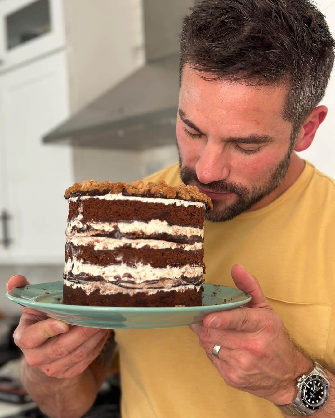 ブラント・ドーハティさんのインスタグラム写真 - (ブラント・ドーハティInstagram)「Sometimes I work out and do macho stuff and sometimes I get bored and bake cakes because life needs variety my friends」5月12日 2時26分 - brantdaugherty