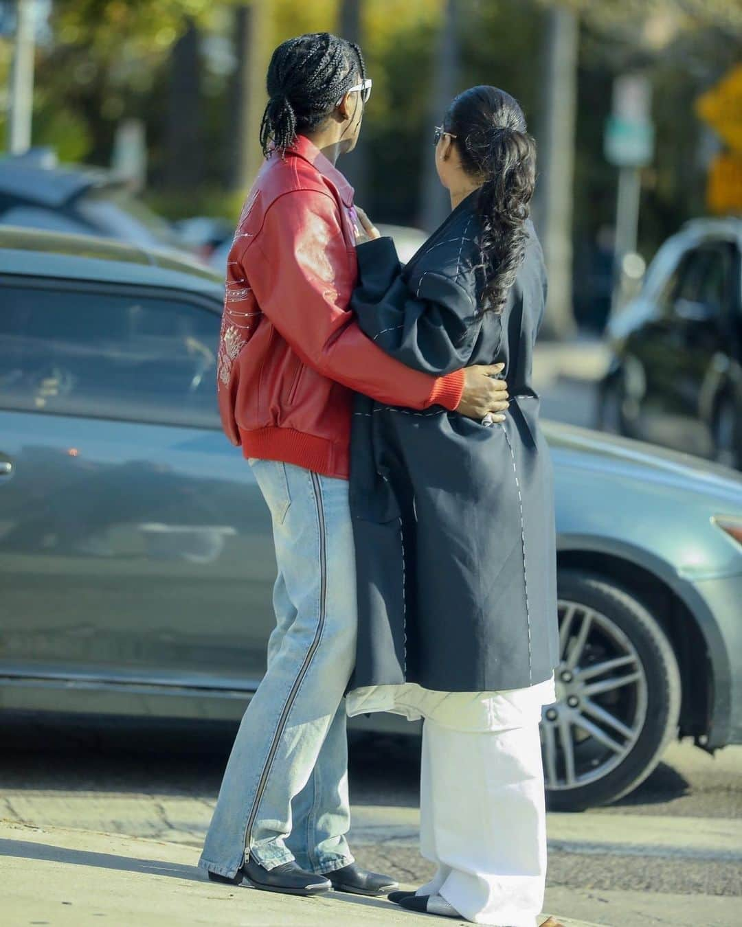 ペレペレさんのインスタグラム写真 - (ペレペレInstagram)「@asaprocky & Rihanna walking around Los Angeles Today」5月12日 3時20分 - pellepelleus