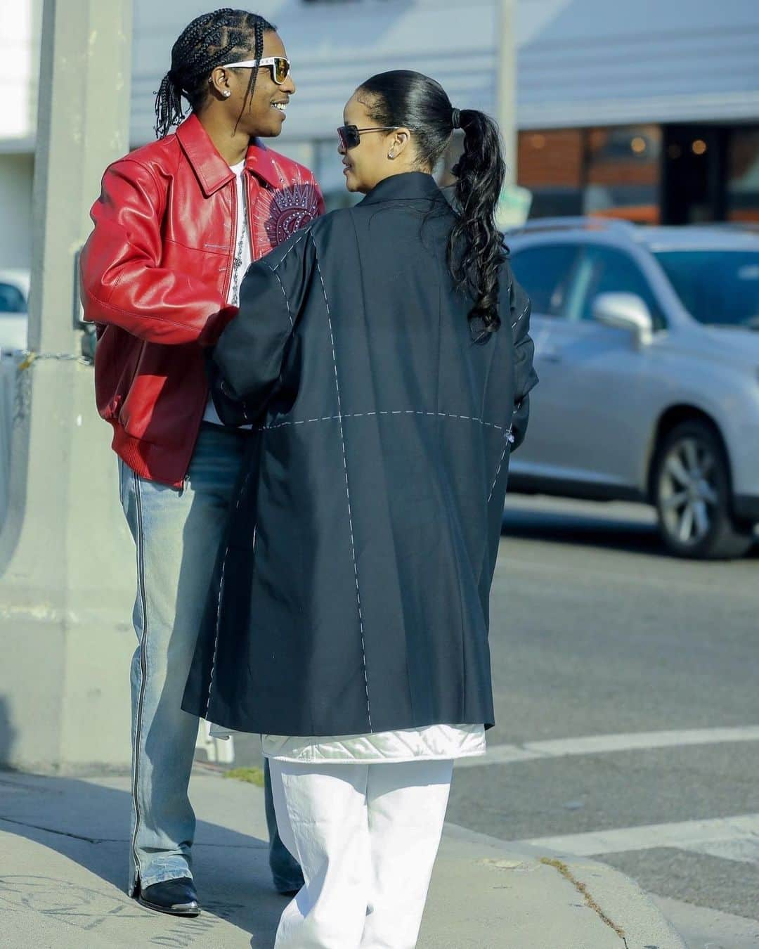 ペレペレさんのインスタグラム写真 - (ペレペレInstagram)「@asaprocky & Rihanna walking around Los Angeles Today」5月12日 3時20分 - pellepelleus