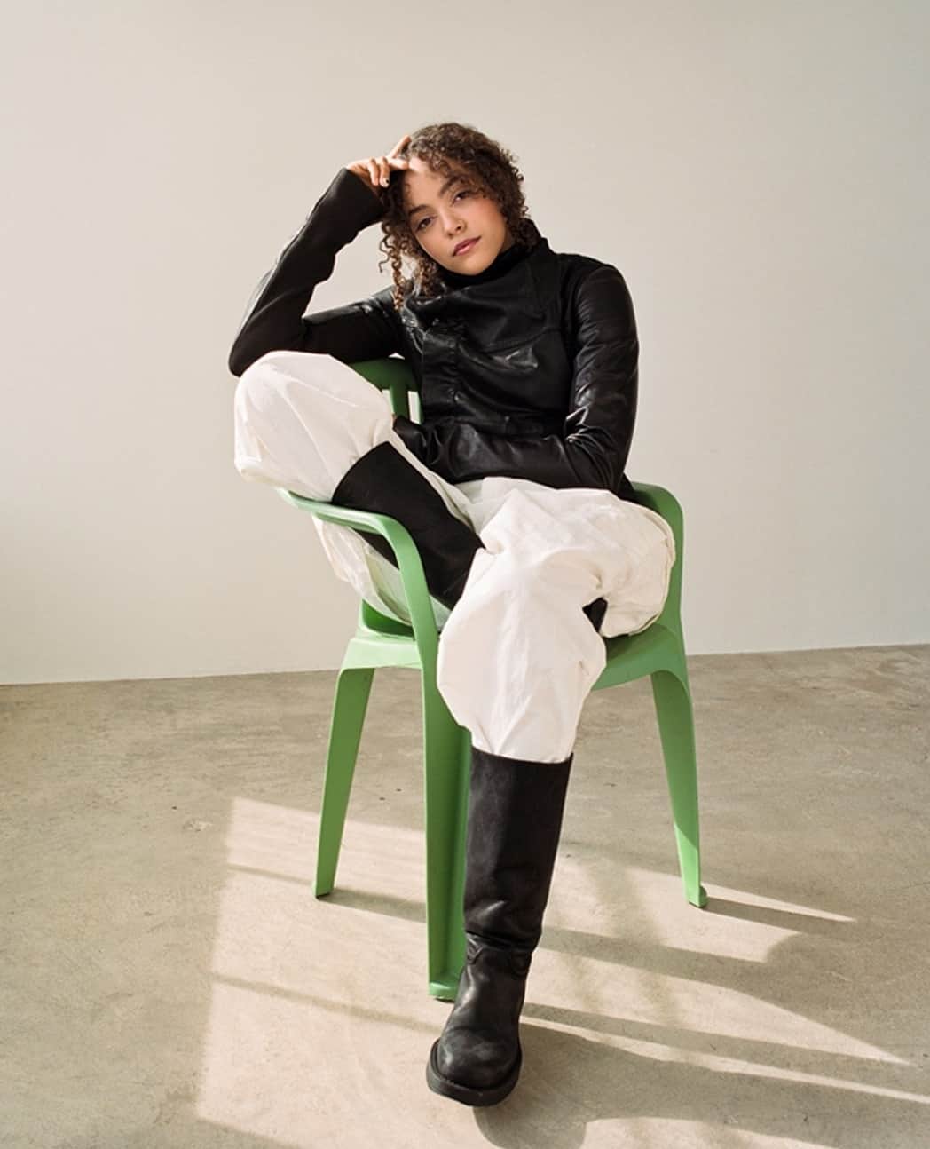 AnOther Magazineのインスタグラム：「"[Punk] made me comfortable with the idea of being an individual and brave enough to stand alone" – @q.uintessa 🖤 ⁠ ⁠ In the latest issue of AnOther Magazine, the Master Gardener star talks to @daisyaecw about how finding punk rock made them who they are. "Seeing people of colour, and particularly Black women and men who were so different from the rest of their communities and still so comfortable with that difference, was really empowering. I’m a punk." ⁠ ⁠ Read more at the link in bio 📲⁠ ⁠ Taken from the Spring/Summer 2023 issue of AnOther Magazine. ⁠ ⁠ Photography by @dritch⁠ Make-up by @meekkyle⁠ Production by @jonesmodelmanagement」