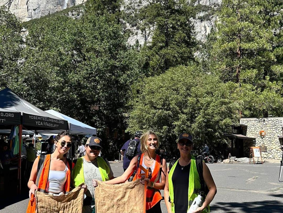 トミー・コールドウェルさんのインスタグラム写真 - (トミー・コールドウェルInstagram)「My kids love dirt bagging it in Yosemite. Heck, everyone loves dirtbagging it in Yosemite.  But let’s be honest, many of us are not dirtbags any more. So we should all think about giving something to this place we love so much.   The silent auction for this years Yosemite Climbers Association fundraiser just went live. There is tons of great stuff to bid on.   I’m donating a “Edelrid diamond ascent day package. A day climbing with me and a Air BNB rental in Estes Park. And I’ve rallied @team_edelrid to donate all their best gear And  @lasportivana to throw in some shoes. If you throw down huge I am willing to climb the Diamond with you. @yosemiteclimbingassociation Link in bio.」5月12日 4時11分 - tommycaldwell