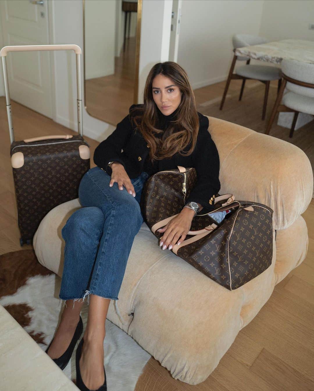 Tamara Kalinicのインスタグラム：「Looks like im going with carry on only but we both know thats not true 😬」