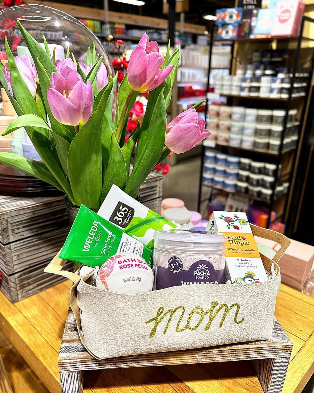 Whole Foods Marketのインスタグラム：「Enjoy a true spa experience and build Mom’s gift basket with vegan leather and custom calligraphy. Hit the link in bio to find a Mother’s Day event in a store near you 🌷」