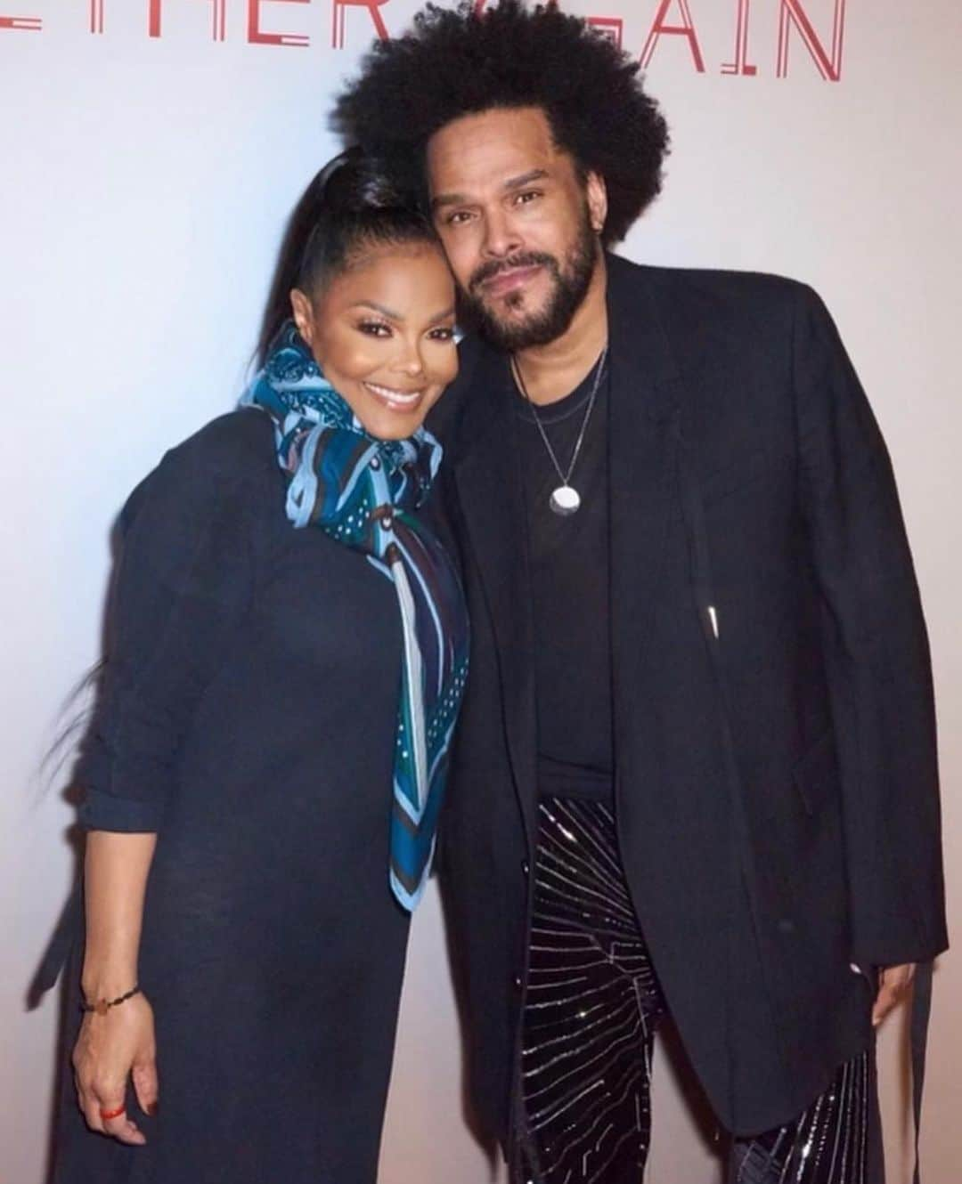 マックスウェルさんのインスタグラム写真 - (マックスウェルInstagram)「w/ 👑 @janetjackson #togetheragaintour 🫶🏾」5月12日 6時14分 - maxwell