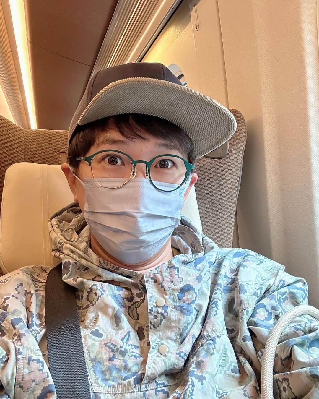 金子貴俊のインスタグラム：「今日は早朝から地方ロケですよー♫ 天気も良いしロケ楽しみだなぁー✨ さて、どんな1日になるかな？ 今日も一日楽しく頑張るぞー💪」