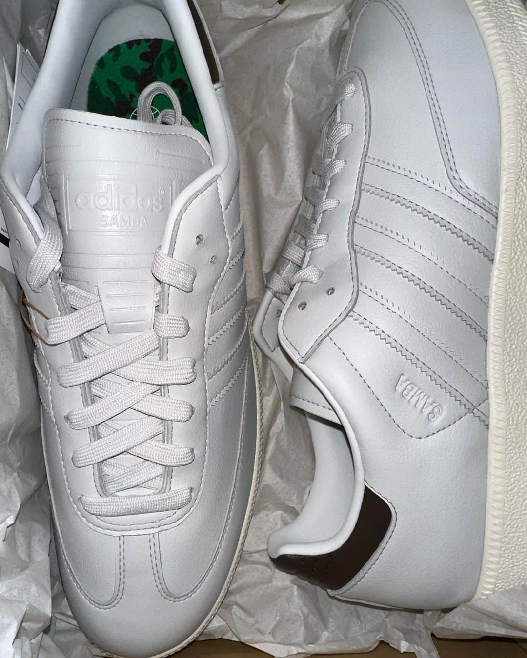 のインスタグラム：「次のラウンドで。 @adidasgolf  thanks #samba  #stansmith   #giftedbyadidas」