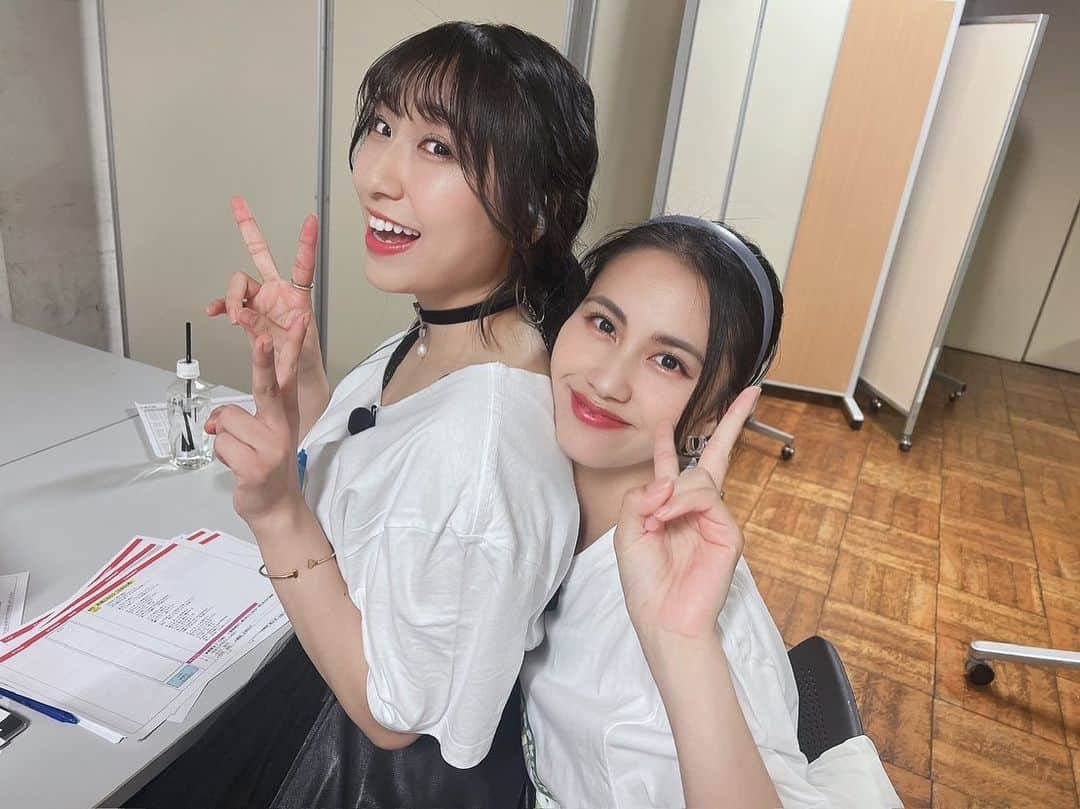 のインスタグラム：「凄い久しぶりにみさえちゃん会えて嬉しかった～🤍🎀𓈒𓏸︎︎︎︎ ⁡ それぞれの場所でやるべき事をやりながら、こうして再会出来ると更に頑張ろうって思える🥺♥️ ⁡ 躾トレーニングちゃんとしていて偉い！ うちの耳丸は親の私がダメなので、どこに出しても恥ずかしくない阿呆の子ちゃんだから🙈💕︎笑 ⁡ ⁡  *⋆꒰ঌ┈┈┈┈┈┈┈┈┈໒꒱⋆*  #写真 #photo  #filmcamera #natural  #smile  #filmphotography #film #フィルムカメラ #anime  #manga #comic #model  #voiceactor #voiceactress #配音演员 #声優 #Japan #kawaii #kawaiigirl #model  #小見川千明  #小千姬 #귀여워 #셀스타그램 #셀카 #여행  #文学 #朗読  #邪神ちゃんドロップキック  ⁡  *⋆꒰ঌ┈┈┈┈┈┈┈┈┈໒꒱⋆*」