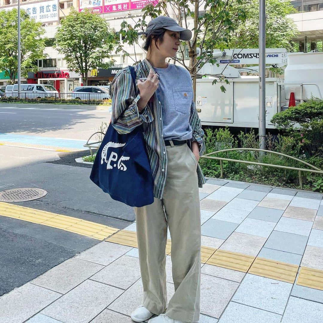 竹下玲奈さんのインスタグラム写真 - (竹下玲奈Instagram)「散歩っぽ〜🦆 #ootd  shirts.... @shinzone_tokyo  tshirts.... @carhartt  bottom.. @curensology  bag....... @apc_paris」5月12日 8時00分 - renatakeshita