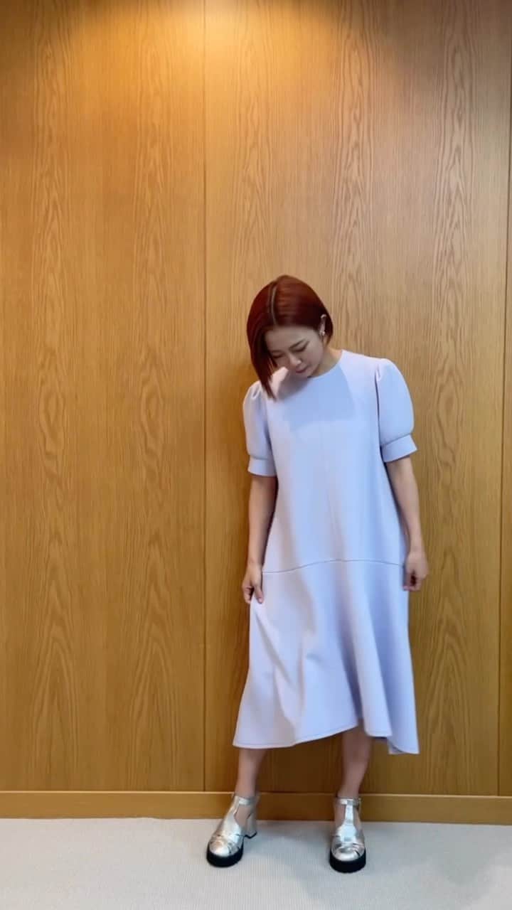 大和田美帆のインスタグラム：「. 思わず出た言葉に自分で爆笑してますが 冷静に後から見るとさほど面白くないことってあるよね。 #チョイス #衣装 @doublestandard_official  @dianashoespress  @starjewelry_press」