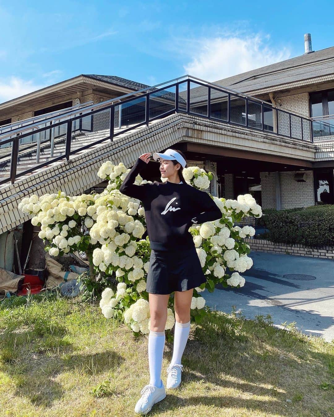 藤森マリナさんのインスタグラム写真 - (藤森マリナInstagram)「#まりなはんのゴルフ記録 ⛳️ * topsはお気に入りの ▶︎ @irishman.jp 🤍 とにかく生地とかたちがすき☺️🫶🏻 * ストーリー見てくれたら分かるように 3ヶ月で100切り企画に参加するよ！ 心斎橋にあるシュミレーションゴルフ ▶︎ @1981golfclub のYouTube企画です⏯ もう1年近く110前後で ここから全く抜け出せない🥲 本気で頑張るから応援してて！🔥 * * 6枚目→あざとゴルフ女子💕 7枚目→世界一軽い返事 8枚目→これがまりなはんスマイル 9&10枚目→これが私の今の実力🏌️ #プレッシャーに弱い #3ヶ月で100切りチャレンジ * * * #ゴルフ女子#ゴルフウェア#ゴルフコーデ#ゴルフ女子コーデ#ゴルフ初心者#ゴルフスイング#関西ゴルファーと繋がりたい#シュミレーションゴルフ#irishman#golfgirl#golfwear#likewize#raffiuro#sldo#pgmgolf#ライオンズゴルフ倶楽部#ライオンズカントリー倶楽部#100切りたい」5月12日 19時50分 - maaarina0806