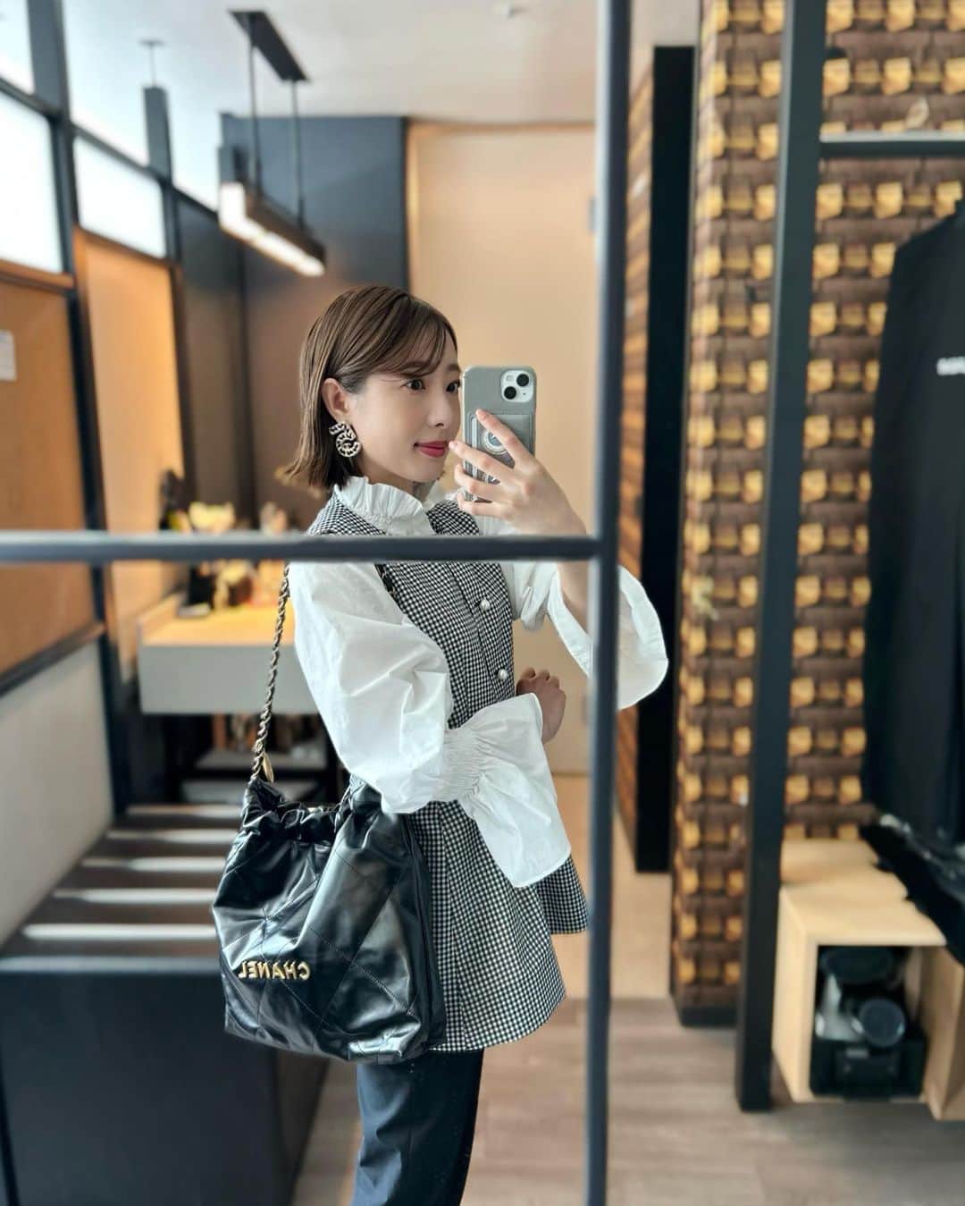 冨張愛のインスタグラム：「🐼🖤」