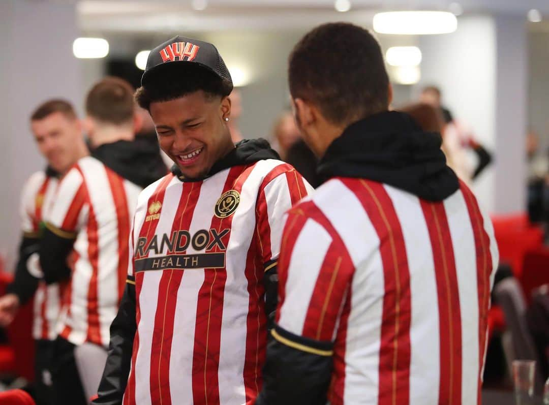 リアン・ブリュースターさんのインスタグラム写真 - (リアン・ブリュースターInstagram)「What A Day. See you in the Premier league Blades⚔️❤️ #demblades」5月12日 19時43分 - rhianbrewster