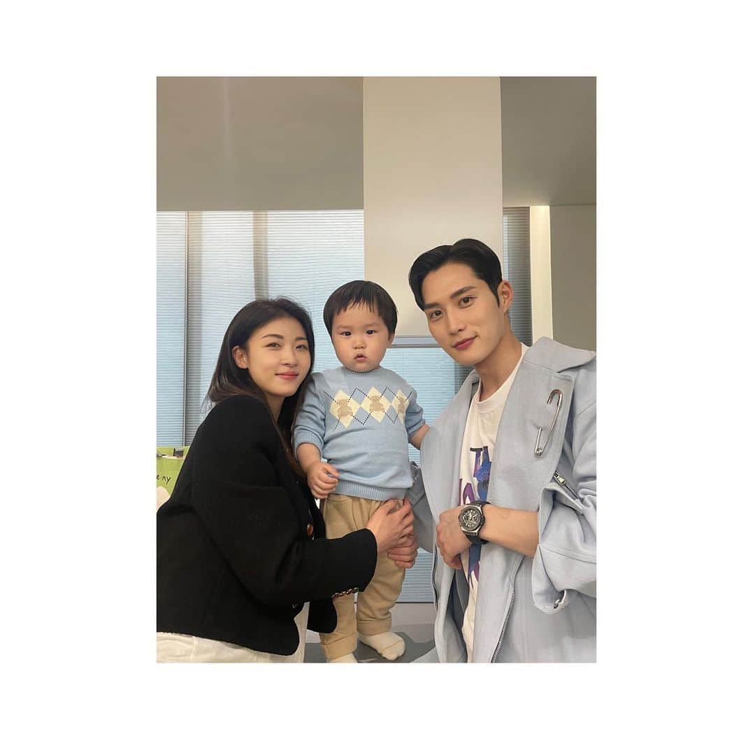 ハ・ジウォンさんのインスタグラム写真 - (ハ・ジウォンInstagram)「귀요미 은우 만난 날 👶  #하지원 #슈퍼맨이돌아왔다 #해와달엔터테인먼트  @polarpo_official」5月12日 18時22分 - hajiwon1023