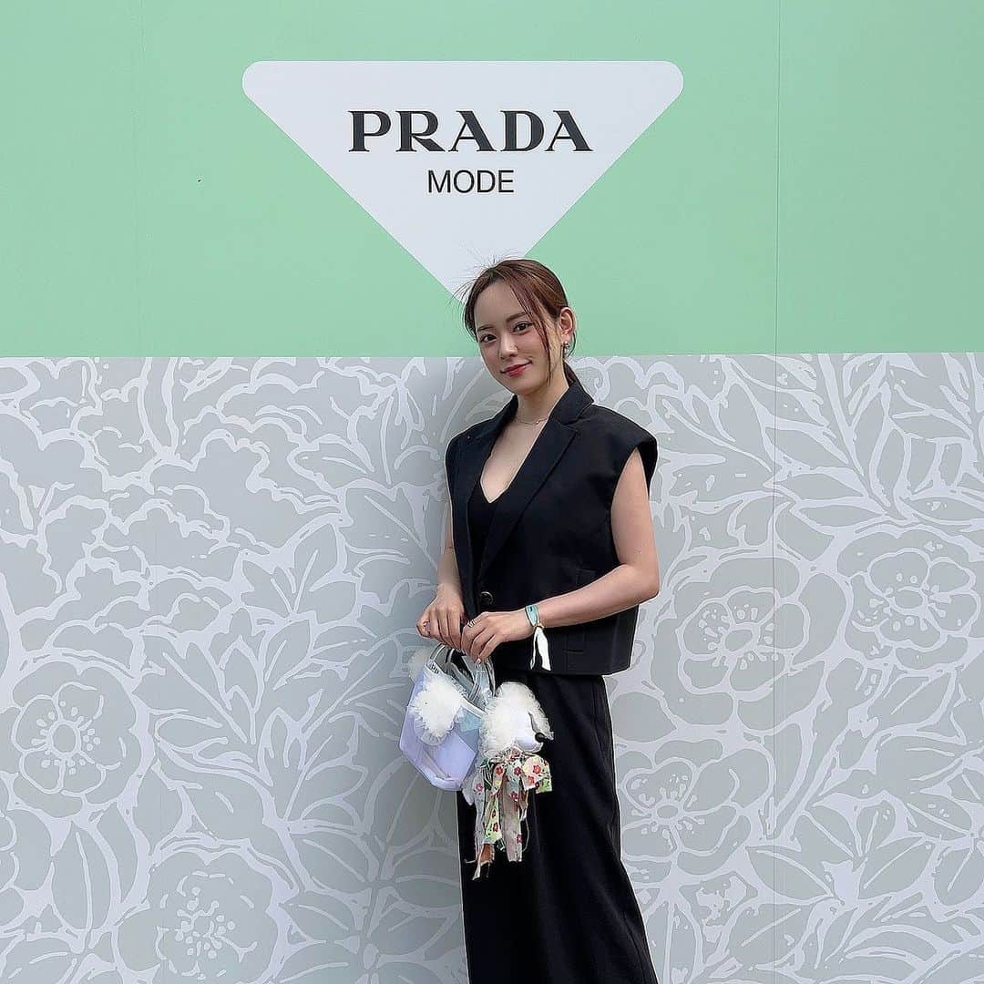 関根理紗のインスタグラム：「PRADA MODEのイベントに行ってきました！  ワークショップではプラダのお洋服に使われていた生地を使ってアート作品を作ったりしました✨  早速カバンにつけてみました🙆‍♀️  美術館見や建築見るのも好きなので楽しかった💫  #PRADAMODE #PRADA #東京都庭園美術館」