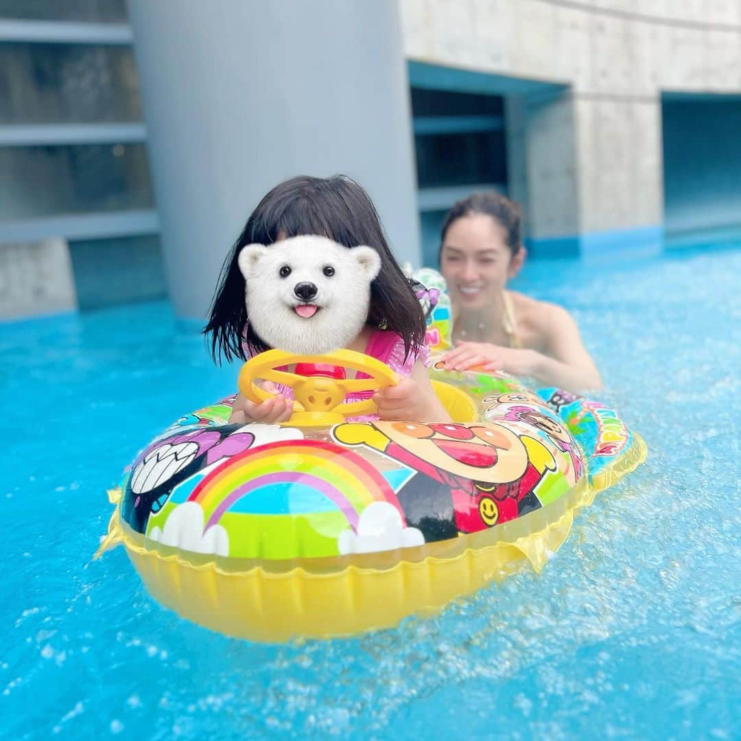 小西さやかのインスタグラム：「GWはリゾナーレ八ヶ岳へ！ . プールに森でのアドベンチャー、花咲くリゾナーレイベントで大満足！ . リゾナーレは子連れ旅行に本当にいいですね(^^)出歩かなくても全てがホテルで堪能できるので、控えめに言っても最高！！！でした。 , 子供の日焼け止めはファンケル 私はアネッサゴールド。 . 詳細はブログにアップしてます(^^) . #リゾナーレ#リゾナーレ八ヶ岳#リゾナーレ八ヶ岳プール #プール#3歳児旅行#3歳児の遊び #プールデビュー#gw旅行 #子連れ#子連れ旅行 #子連れお出かけ #子連れスポット #子連れ旅」