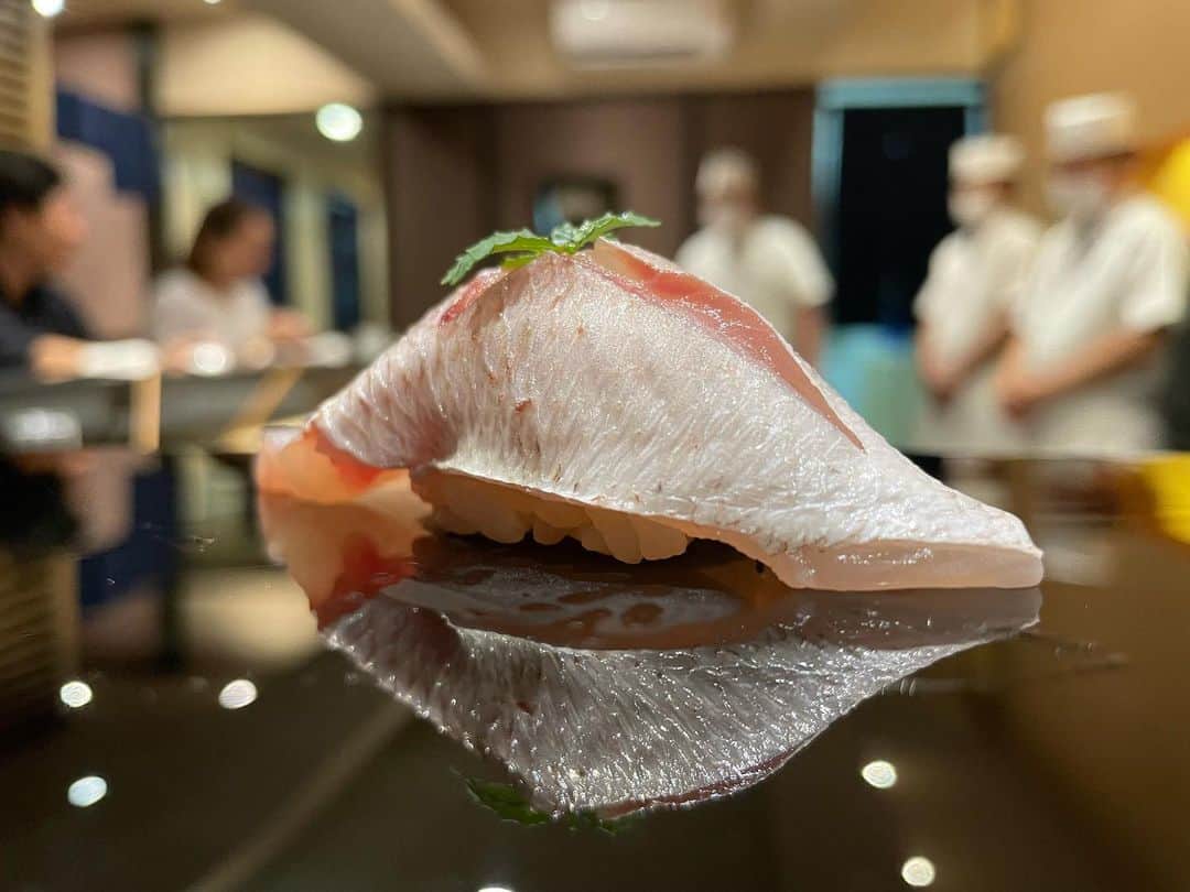 SUSHI KANDA • 寿司神田さんのインスタグラム写真 - (SUSHI KANDA • 寿司神田Instagram)「For reservation: 099.606.0013 Or Line ID 027126639  #sushikanda #sushi #japanesecuisine #sashimi #foodporn #aroi #aroiibkk #ginraidee #paigingun #wongnai #edtguide #bkkmenu #starvingtime #寿司神田 #寿司スタグラム #鮨 #寿司 #すし #やま幸 #バンコク寿司 #銀座グルメ #赤酢 #横井醸造」5月12日 18時20分 - sushi.kanda
