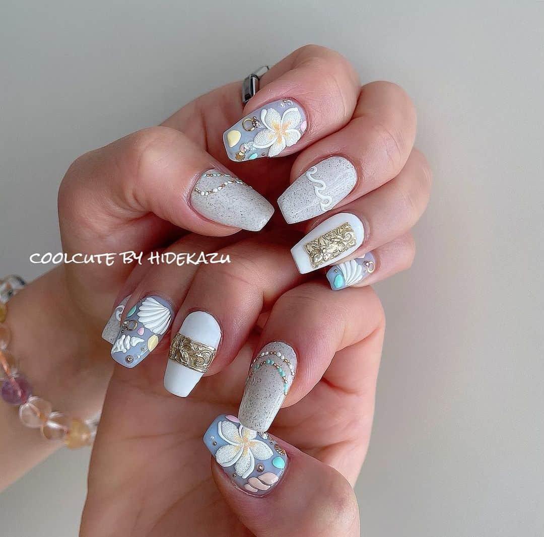 _hidekazu_さんのインスタグラム写真 (_hidekazu_Instagram)「ハワイアンビーチ☆ ・ プルメリアと貝殻のビーチ