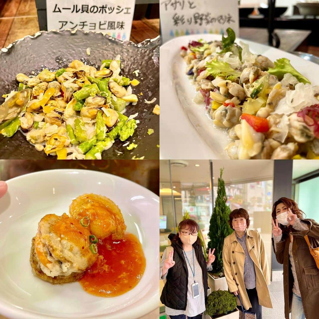 アンジェラ佐藤さんのインスタグラム写真 - (アンジェラ佐藤Instagram)「ＧＷにアップできなかった食べたものエトセトラーŧ‹”ŧ‹”( ‘ч’ )ŧ‹”ŧ‹”  1〜２枚目 ソラリア西鉄ホテル札幌のランチビュッフェ！ 人気過ぎて中々予約が取れないお店だけど、当日予約で奇跡的に入れた✨ シェフからのサービスのホワイトアスパラガスのムース、雲丹が乗ってる！！  3〜4枚目 ニューオータニイン札幌のＧＷ限定スイーツビュッフェ！ 今回も彩り鮮やかなデザートの数々🍰甘いものだけじゃなく食事メニューもあるのが嬉しい🥹✨ 勿論名物のパンケーキも食べ放題！  5〜6枚目  焼肉ウエスタンで焼肉食べまくり！肉欲を満たす！(笑) あまじょっぱい味付けの肉じゃが美味しかった〜(´∀｀*) 焼肉やお寿司など色々あるから老若男女皆で楽しめる、嬉しい楽しい♪  7〜8枚目  ANAホリデイ・イン札幌のランチビュッフェ！ 今回はアサリやムール貝など貝類を使用したお料理が多くていつも以上にテンションアップ！(笑) 個人的にどハマりしたミミガーのピリ辛和え！ミミガー食べ放題って中々無い！貴重✨  #ＧＷは食べ放題三昧 #ソラリア西鉄ホテル札幌 #ニューオータニイン札幌 #焼肉バイキングウエスタン #ANAホリデイイン札幌 #札幌ホテルビュッフェ # 札幌ランチビュッフェ #札幌ファミリーバイキング #他にもまだ載せきれてないお店がある汗 #北海道吃到飽 #北海道好吃 #ヒンナヒンナ」5月12日 18時33分 - angela_satou