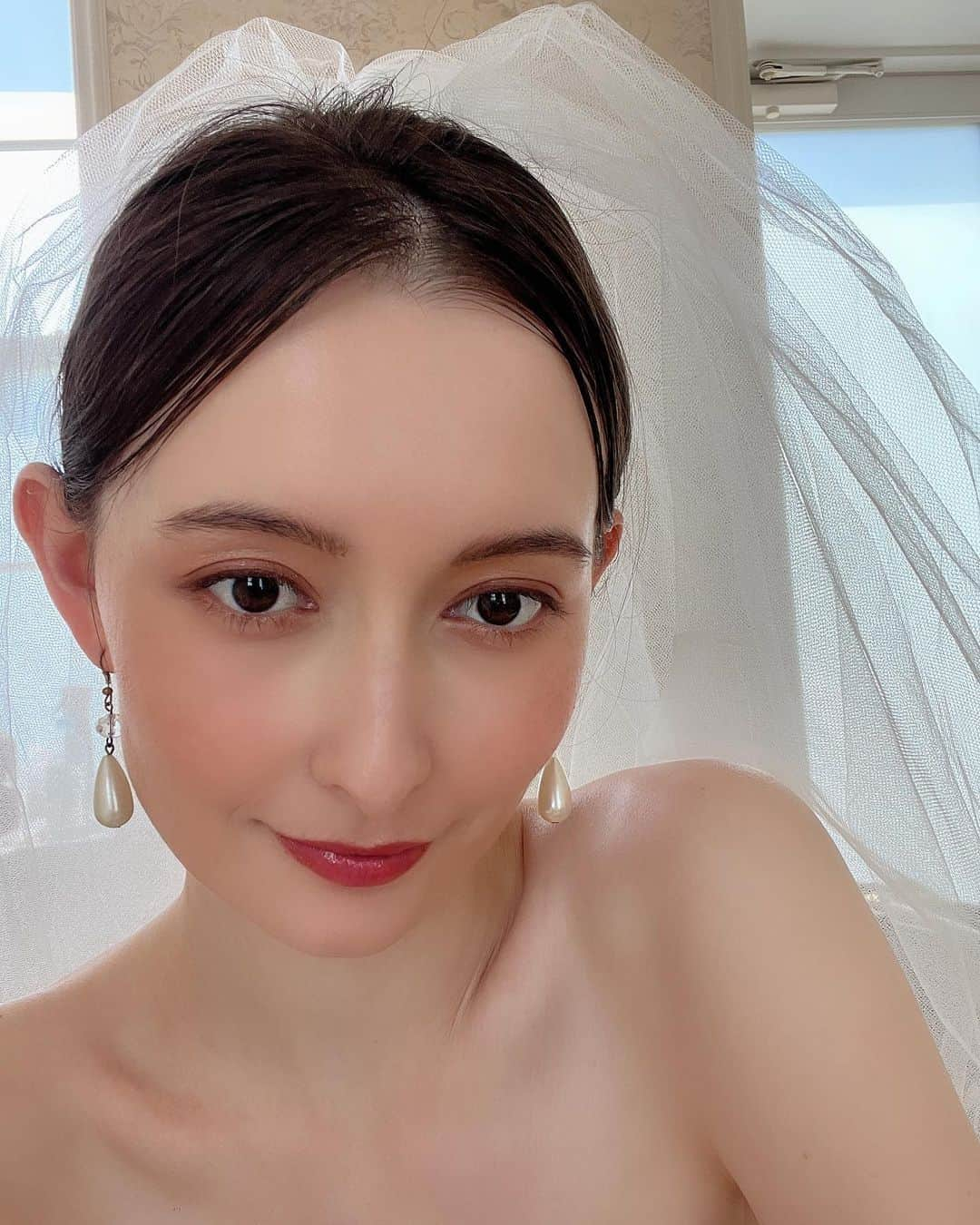 アシュリーのインスタグラム：「👰🏼‍♀️🤍」