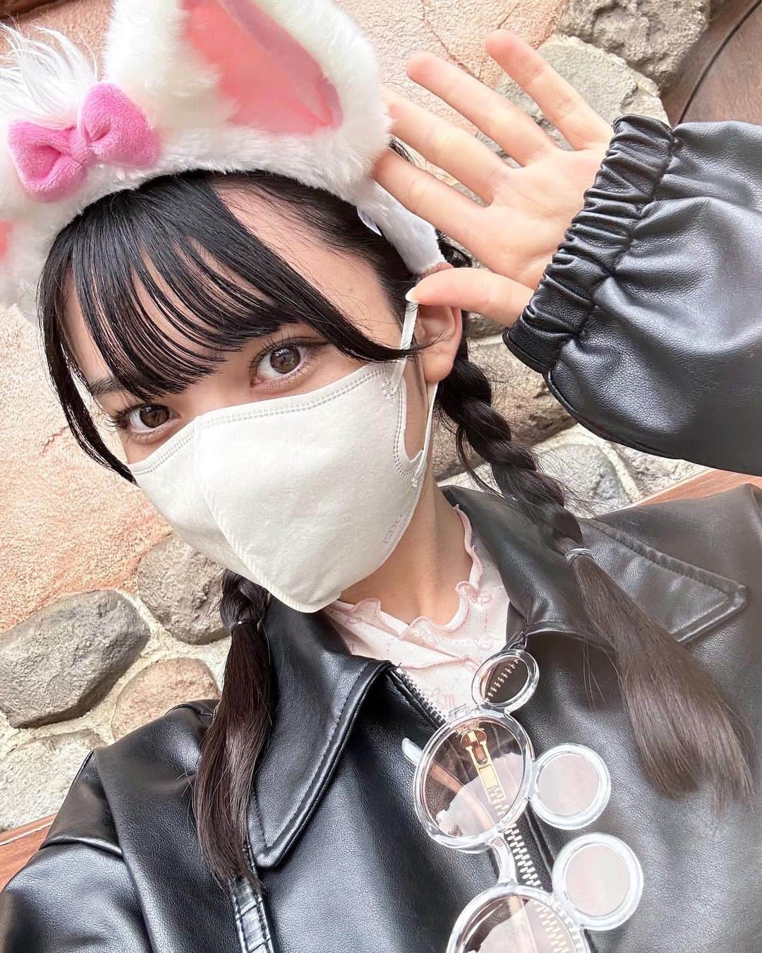 川原美杏さんのインスタグラム写真 - (川原美杏Instagram)「ディズニー投稿2️⃣‼️  最後の写真ブーツの割には飛べた気がする^^  #ディズニー #ディズニーランド #ニコラ #ニコモ #nicola #ニコラ6月号発売中 #川原美杏」5月12日 18時39分 - kawahara_mian_official