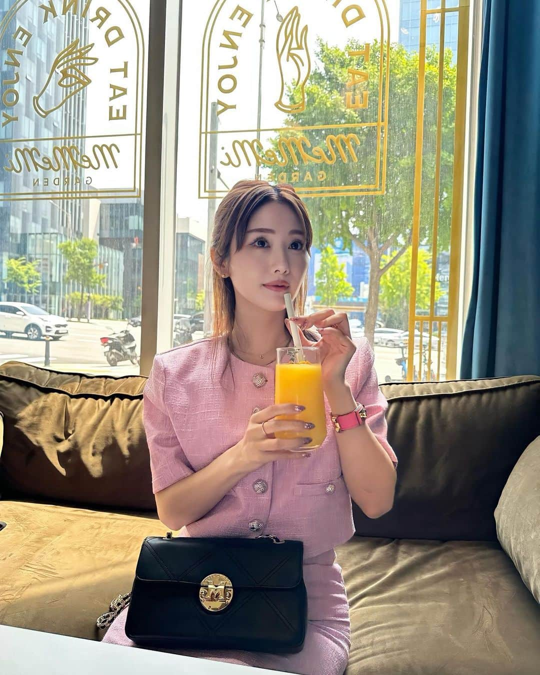 一木美里さんのインスタグラム写真 - (一木美里Instagram)「🩷🩷🩷  📍#cafeMememi  #seoul#chongdamdong#韓国カフェ#江南カフェ#metrocity#mememicafe」5月12日 18時42分 - misato_ichiki