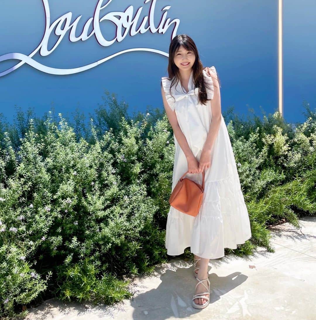 橘珠里さんのインスタグラム写真 - (橘珠里Instagram)「𝕊𝕦𝕞𝕞𝕖𝕣 𝕕𝕣𝕖𝕤𝕤 ☘︎  たくさんお問い合わせをいただいたワンピース𓈒𓐍𓈒◌  @tocco_closet のものです⋆͛  袖のフリルや、スカートのふんわり具合、かわいい要素がたくさんなのに大人っぽく着られるデザインが嬉しいです  完売していたのですが、最近再販になったようですよ⸝⋆  #toccocloset #tocco #summerdress #tokyo #japan #トッコ #トッコクローゼット #ホワイトコーデ #ホワイトワンピース #白ワンピ #白ワンピース #夏服コーデ #夏服 #夏ワンピース #ノースリーブワンピース #ノースリーブ #サンダルコーデ #大人カジュアル #きれいめカジュアル」5月12日 18時45分 - jurinu