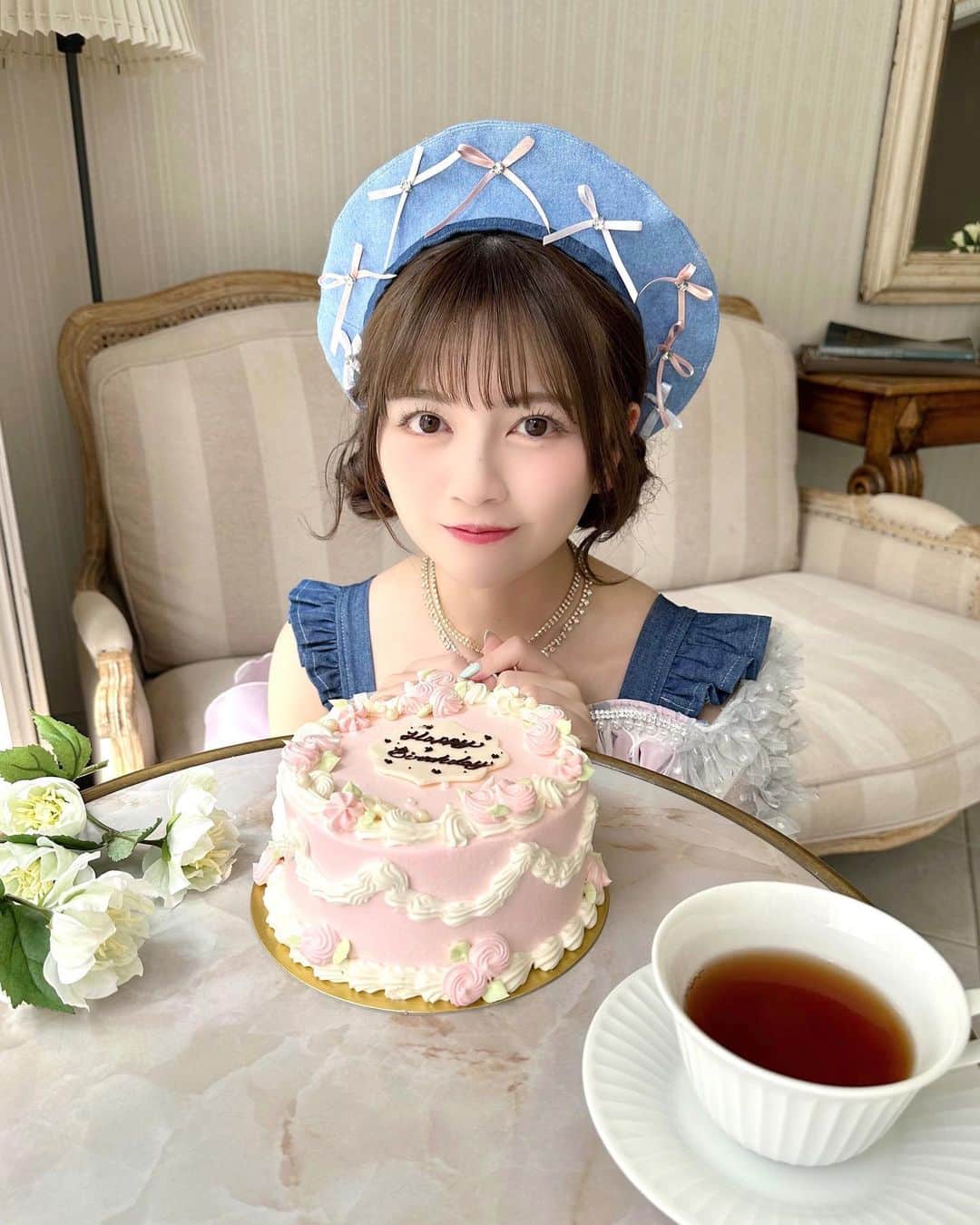 廣川奈々聖のインスタグラム：「🎂🫧🎀 ⁡ ⁡ 本日、誕生日を迎えました ^ ̳ᴗ ̫ ᴗ ̳^💭 ⁡ 気づけばどんどん年齢が増えていくことに 毎年びっくりしています 👶🏻 ⁡ ⁡ いつも努力を怠らずに 自分自身を 愛せる自分でいたいなあと思う🪄︎︎ ⁡ ⁡ ⁡ この1年もよろしくね  みんないつもありがとう〜♡ ⁡ ⁡ ⁡ ⁡ ⁡ ⁡」