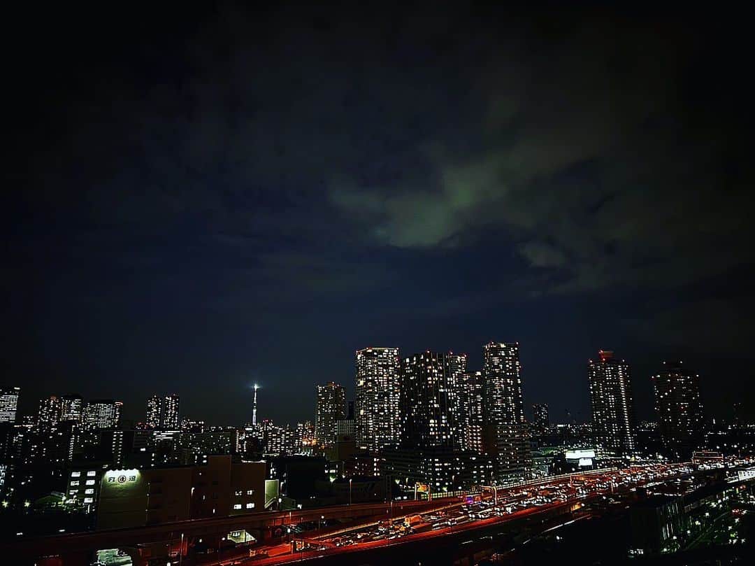 城田優さんのインスタグラム写真 - (城田優Instagram)「所でゴールデンウィークは何してたの？  おれはBBQしたかった。  #nightviewoftokyo #vistanocturnadetokio  #東京の夜景」5月12日 18時56分 - yu_shirota