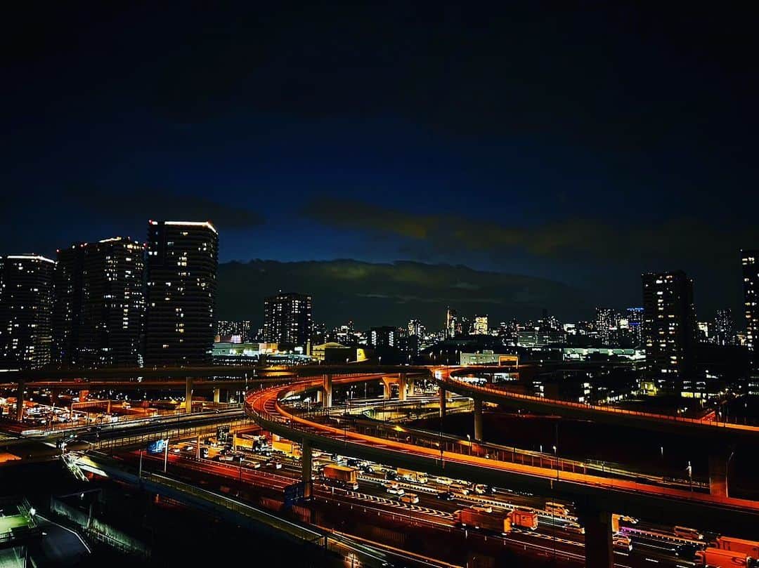 城田優のインスタグラム：「所でゴールデンウィークは何してたの？  おれはBBQしたかった。  #nightviewoftokyo #vistanocturnadetokio  #東京の夜景」