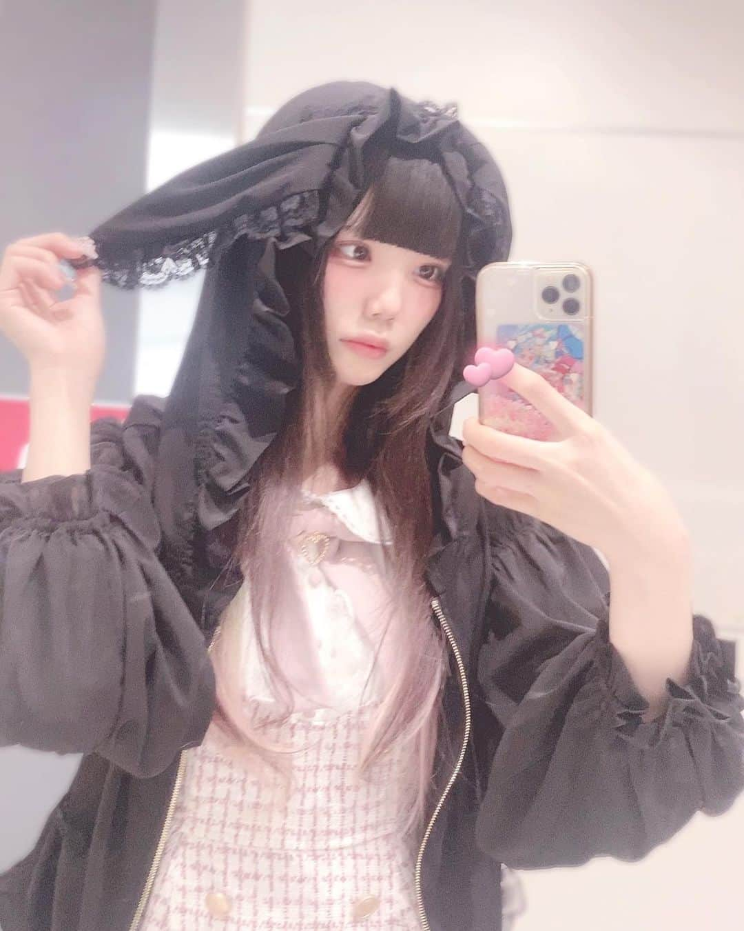 ゐななのインスタグラム：「シースルーふわふわ生地がかわいすぎるうさみみパーカー🐰🖤  SecretHoney(@secrethoney_official )さんのだよ( ᐢᐢ )‪‪❤︎‬   #SecretHoney  #シークレットハニー #シーハニ」