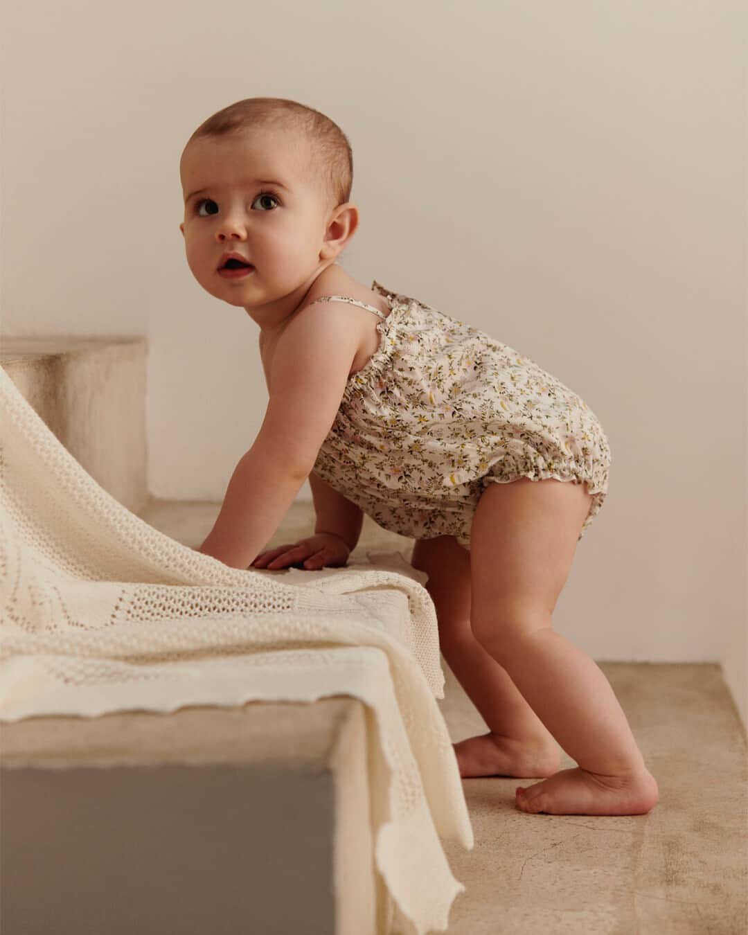 のインスタグラム：「Bonpoint Newborn SS23 | Taking the first step. ​ The season's Liberty romper and its airy ruffles around the legs makes each steps lighter. ​  📷 @Denis.Boulze ​  #Bonpoint #Newborn」
