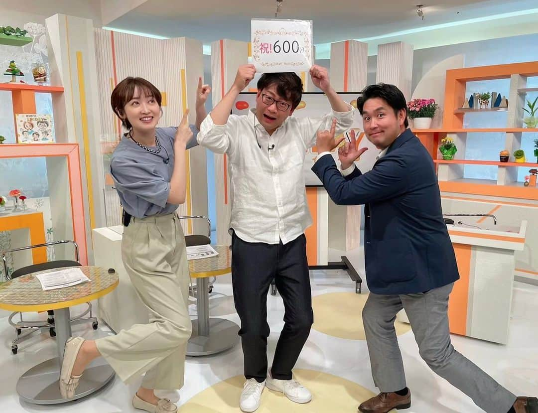 松田愛里さんのインスタグラム写真 - (松田愛里Instagram)「㊗️放送600回！  every.FRIDAY 今日は600回目の放送でした🎉  私はそのうちの ごぐわずかですが、 12年続くこの番組に携わることができて幸せです💡 ご覧いただいている皆さま いつもありがとうございます！  これからもフライデーチームみんなで楽しくお届けします♪ #everyフライデー #西日本放送 #アナウンサー #岡山 #香川 #祝 #600」5月12日 19時24分 - matsuda_airi_