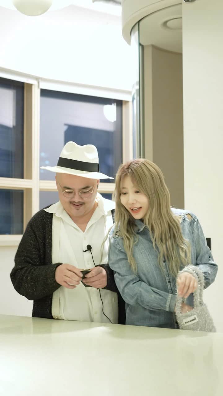 ジェアのインスタグラム：「내가할게 💳💳😏 💰💰💰」