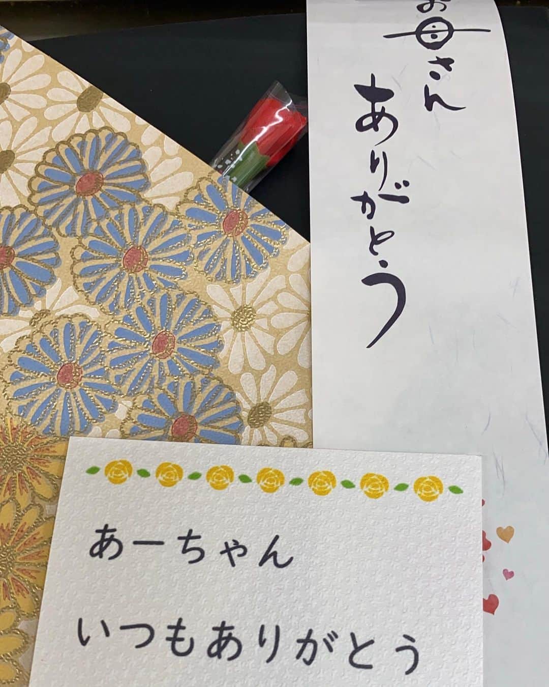 小坂明子さんのインスタグラム写真 - (小坂明子Instagram)「おっと！サプライズ宅急便。ほんとにありがとう。」5月12日 19時17分 - akikokosaka