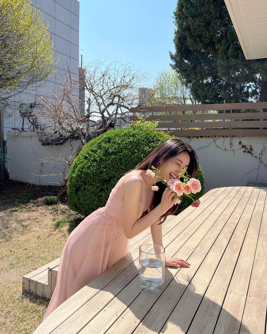 ギョンリ さんのインスタグラム写真 - (ギョンリ Instagram)「누가 내 퍼스널 컬러는 신부 들러리 라고 했다..💐」5月12日 19時20分 - gyeongree