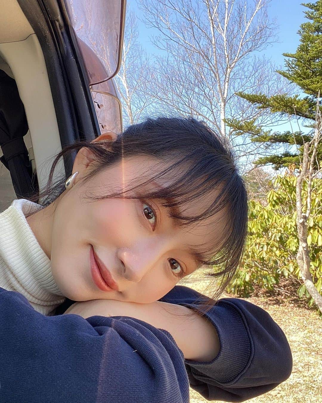 茉莉さんのインスタグラム写真 - (茉莉Instagram)「🚙☀️💨 . . 遂に…！お知らせです🧡 これから『東北一周車中泊旅』🗾 YouTube動画スタートします😆！ . . かなり気合いを入れて🔥撮影してますので 動画本数がとっても多いです🤣✨笑 少しでも旅の参考に…🙏 そして一緒に旅してる気分になって下さると嬉しいです💕 . . #youtubechannel #まり茶んねる#女ひとり#女ひとり旅 #デリカd5#車中泊旅#車中泊#バンライフ#🗾#日本一周#車旅#東北一周#東北旅#犬連れ旅行 #犬連れ旅#delica#vanlife#solotraveller」5月12日 19時21分 - mari._xx