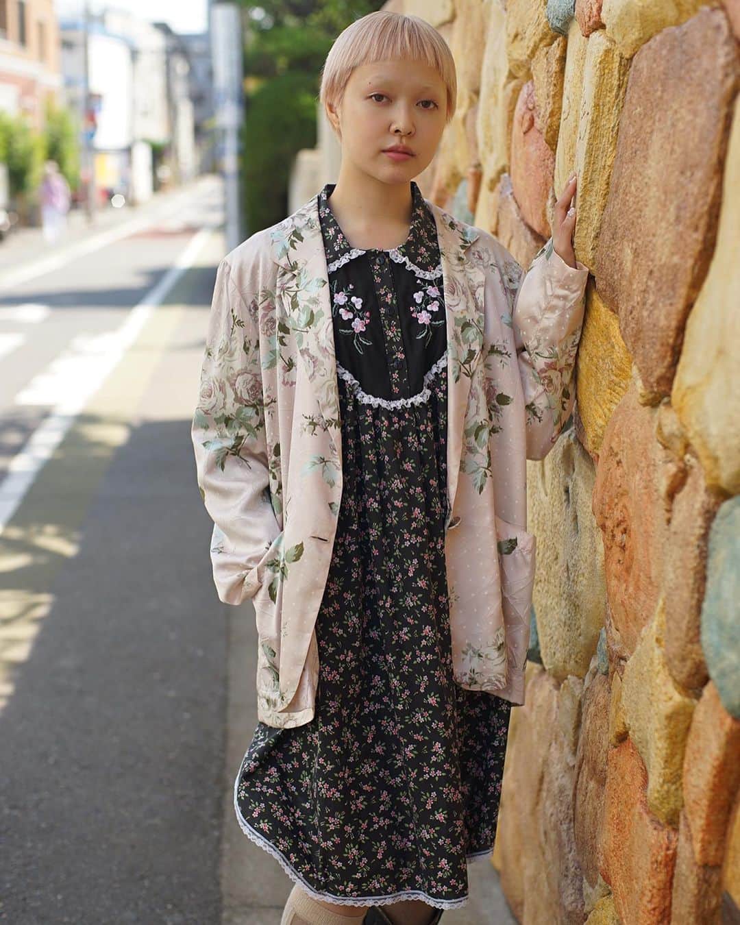 PUNK CAKEさんのインスタグラム写真 - (PUNK CAKEInstagram)「❤️ NEW ARRIVAL ❤️ ☑︎ Flower dot pink tailored jacket ☑︎ Small flower western lace dress  Now on sale ➡︎ ONLINE STORE  model / @momooka_koyoi」5月12日 19時33分 - punk_cake