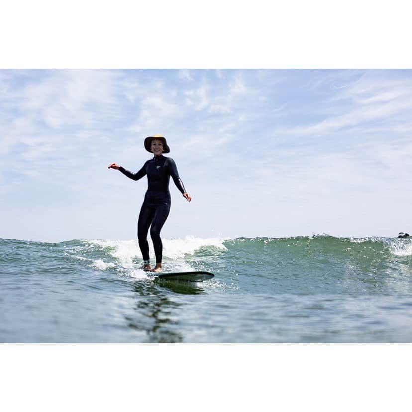 土井地恵理子さんのインスタグラム写真 - (土井地恵理子Instagram)「Miyazaki Last day  海の中で目が合って 撮ってくれてた📷✨ 嬉しい ありがとうございます♡ @yoshi.o_79   やっと波が良くなった最終日 素敵なロケーションで楽しくて 粘りすぎてランチ逃したw  今年のsurf hatは @marihoja のnewロクヨンにしました◡̈  #surf #サーフィン #miyazaki #宮崎 #surfhat #marihoja」5月12日 19時36分 - ericodoiji