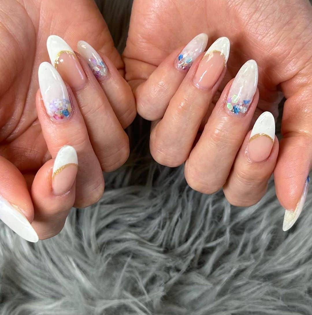 武田久美子さんのインスタグラム写真 - (武田久美子Instagram)「. アーモンドシェイプにした Spring Nails 💅  久しぶりのアーモンドシェイプは指先が滑ってしまいますが、、^_^ とっても気に入っています💜  #nails #nailsdesign  #armondshapenails」5月12日 11時03分 - kumikotakedaofficial