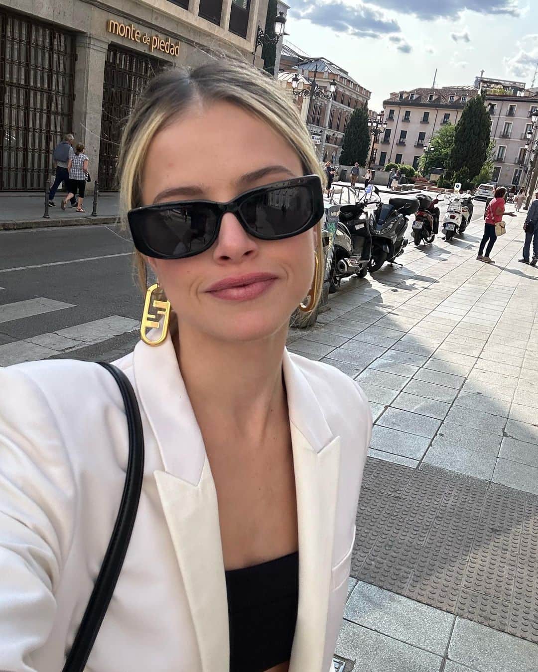 アガサ・モレイラさんのインスタグラム写真 - (アガサ・モレイラInstagram)「Me sinto tão feliz, tão grata, tão realizada… me faltam palavras. Mas estar aqui em Madrid (cidade que amo) com pessoas que admiro tanto… parece um sonho.  Gracias a todos por este día. Lo pase increíble. 🥹♥️✨」5月12日 11時12分 - agathaamoreiraa