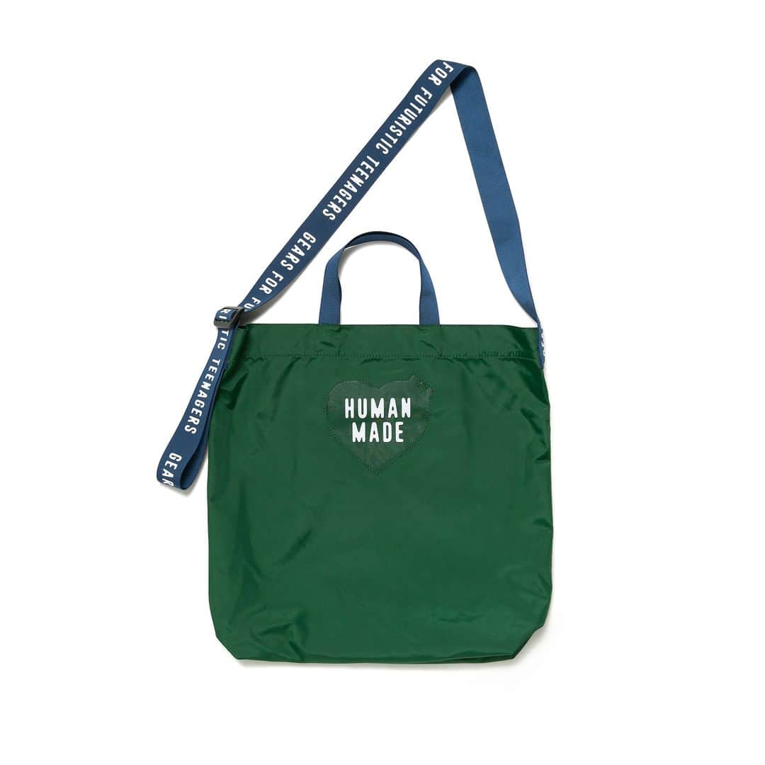 HUMAN MADEさんのインスタグラム写真 - (HUMAN MADEInstagram)「"NYLON HEART 2-WAY TOTE" is available at 13th May 11:00am (JST) at Human Made stores mentioned below.  5月13日AM11時より、"NYLON HEART 2-WAY TOTE” が HUMAN MADE のオンラインストア並びに下記の直営店舗にて発売となります。  [取り扱い直営店舗 - Available at these Human Made stores] ■ HUMAN MADE ONLINE STORE ■ HUMAN MADE OFFLINE STORE ■ HUMAN MADE HARAJUKU ■ HUMAN MADE SHIBUYA PARCO ■ HUMAN MADE 1928 ■ HUMAN MADE SHINSAIBASHI PARCO  *在庫状況は各店舗までお問い合わせください。 *Please contact each store for stock status.  ナイロンオックス地（420D）を使用した2WAYトート。 手提げのほかに、ショルダーバッグとしても使用することができます。日常使いにぴったりなサイズ感、ハート型のクリア窓が特徴です。  Two-way tote bag in nylon oxford fabric (420D). Perfectly sized for daily use, it can be easily carried or worn as a shoulder bag. Also features a clear, heart-shaped panel.」5月12日 11時21分 - humanmade