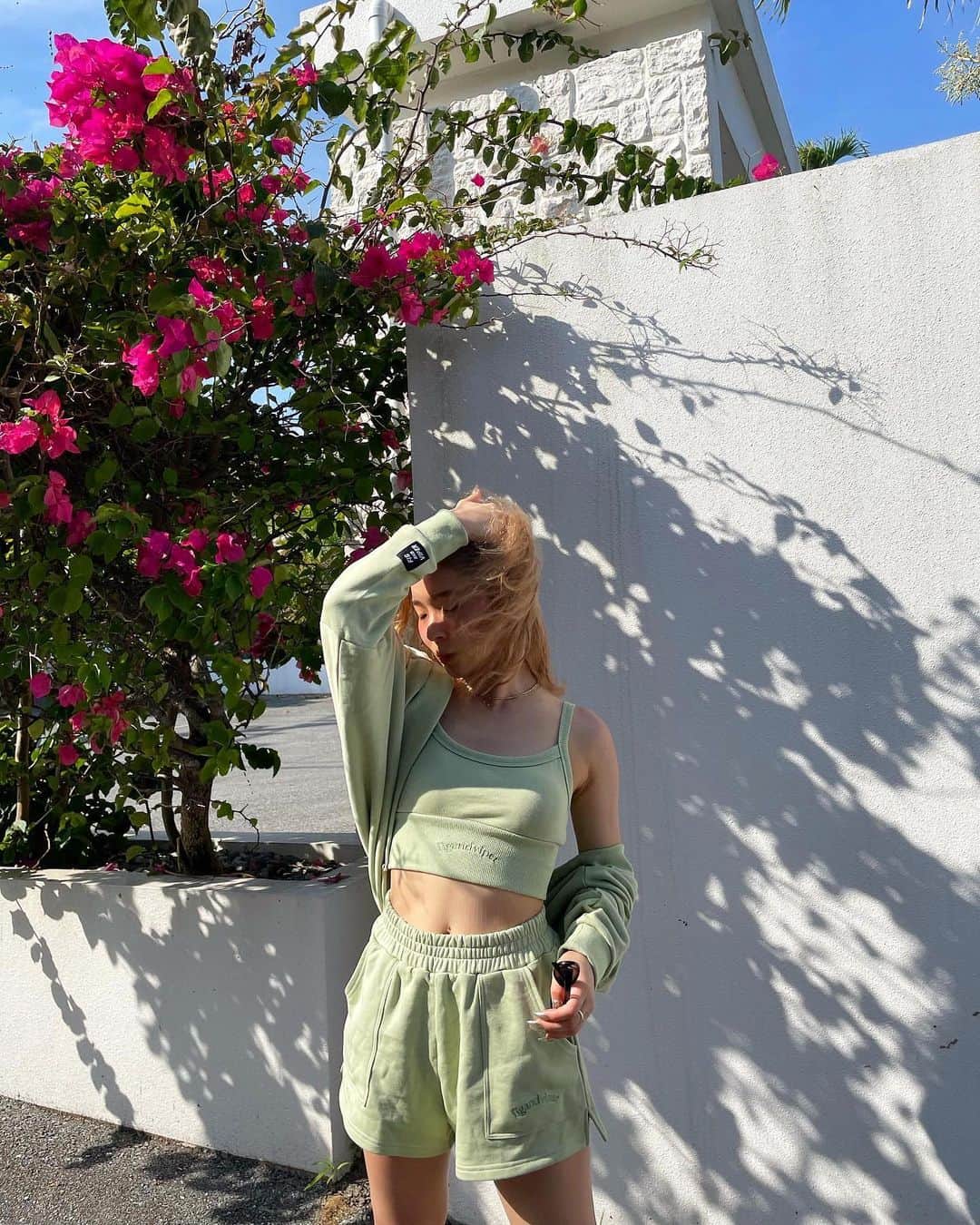 FIG&VIPERのインスタグラム：「【 Now on sale! 】  ・Logo bolero ¥6,600 ・Out pocket shorts ¥6,050 ・Logo bra top ¥4,290 (tax included)  _______________________________________________  #figandviper」