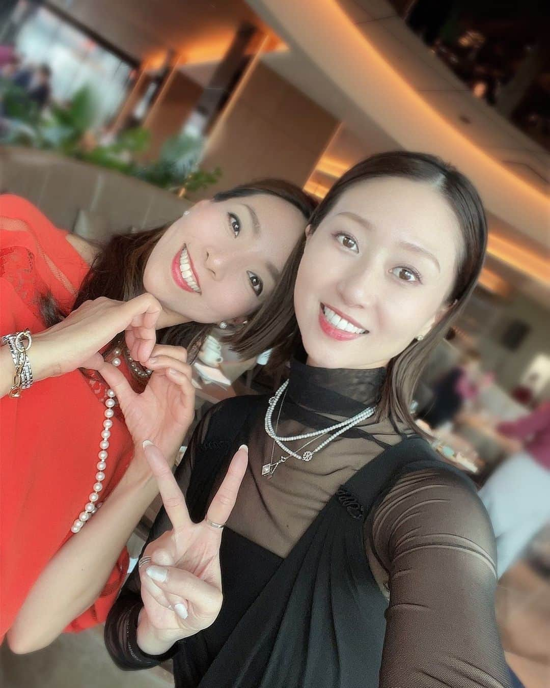 鳳翔大さんのインスタグラム写真 - (鳳翔大Instagram)「先日、大好きな後輩の結婚パーティー行ってきました🫶  そして博多ぶりに夢ちゃんに会えましたーー😆 オレンジが似合うねぇー🧡  私たちヒール履くもんだからより大きく190cm近くあったよ👠  最高の幸せを頂きました🫶  #夢乃聖夏  さん #博多ぶりの再会 #この日も爆笑」5月12日 12時15分 - dai_hosho_official