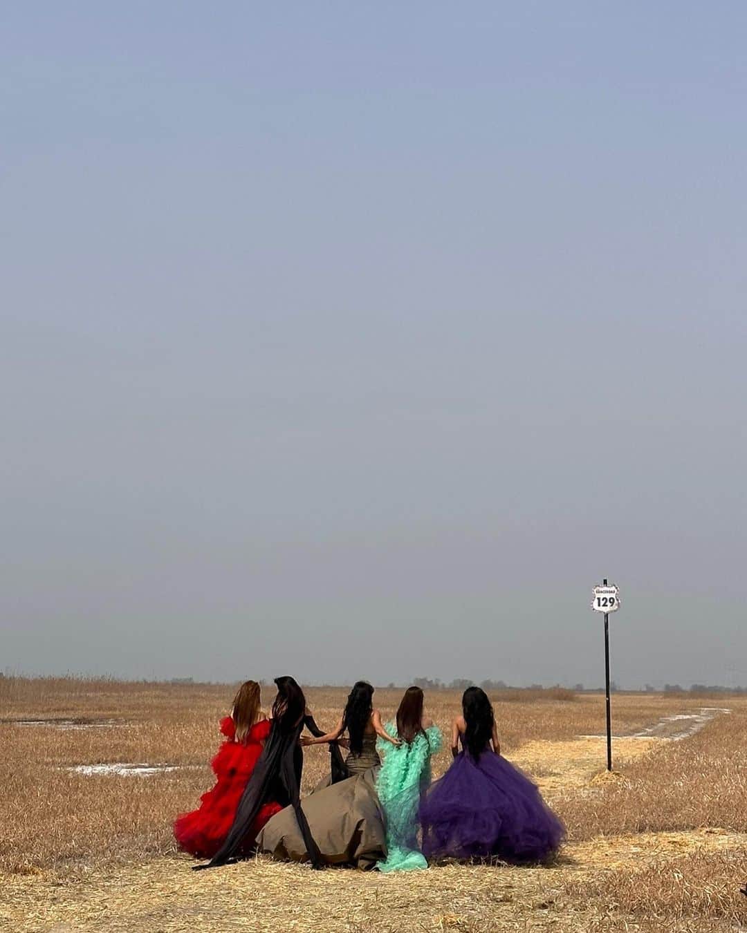 BoAのインスタグラム：「댄스가수유랑단💛」