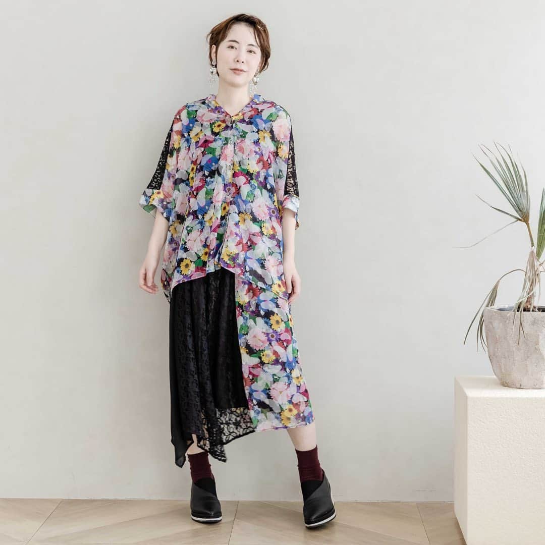 ScoLar ScoLar(スカラー)公式Instagramさんのインスタグラム写真 - (ScoLar ScoLar(スカラー)公式InstagramInstagram)「蝶柄を集めてみました🦋  スタイリングを華やかにする蝶柄✨ 特別な日やいつものお出かけにおすすめです！  各店舗、Web store(@scolar_netshop)ともに現在好評発売中( ´ ▽ ` )ﾉ  model ななせ : 155cm 373 : 155cm 上田菜摘 : 164cm  Photo @kazuhisataniguchi_309 @309studio_  hair @nanairo0420  #ScoLar #スカラー  #ScoLarparity  #isScoLar  #個性的 #ハデカワ   #レトロポップ #メルヘン  #蝶柄 #セットアップコーデ」5月12日 12時12分 - scolar_official