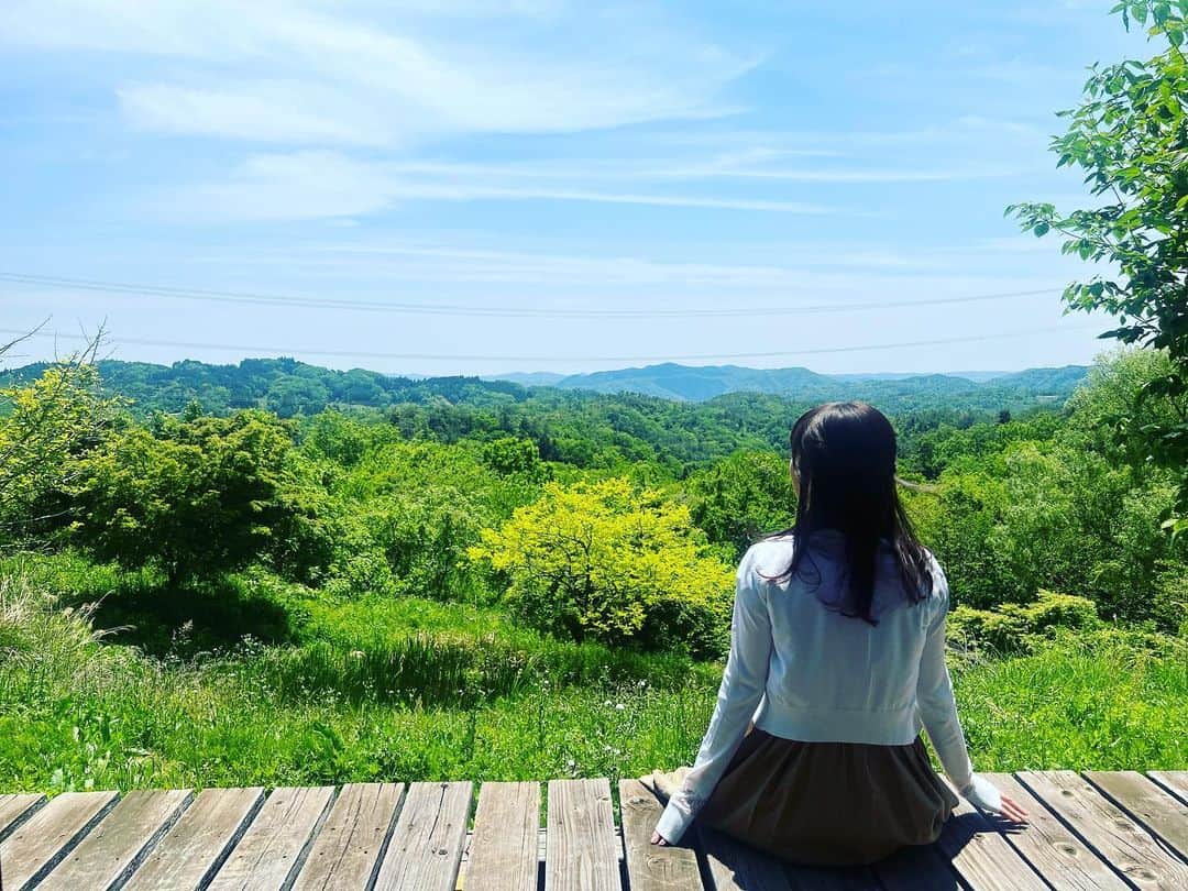 丘みどりのインスタグラム：「ひとやすみ、ひとやすみ。  #丘みどり#映画 #晴れの国#自然」