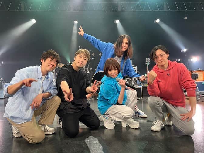小名川高弘のインスタグラム：「昨日は大原櫻子東京公演でした！ 白熱しました✨ 燃えました🔥  心地よいやり切った感とともに、本日アレンジ日🎵  #大原櫻子 #10まで届けツアー」